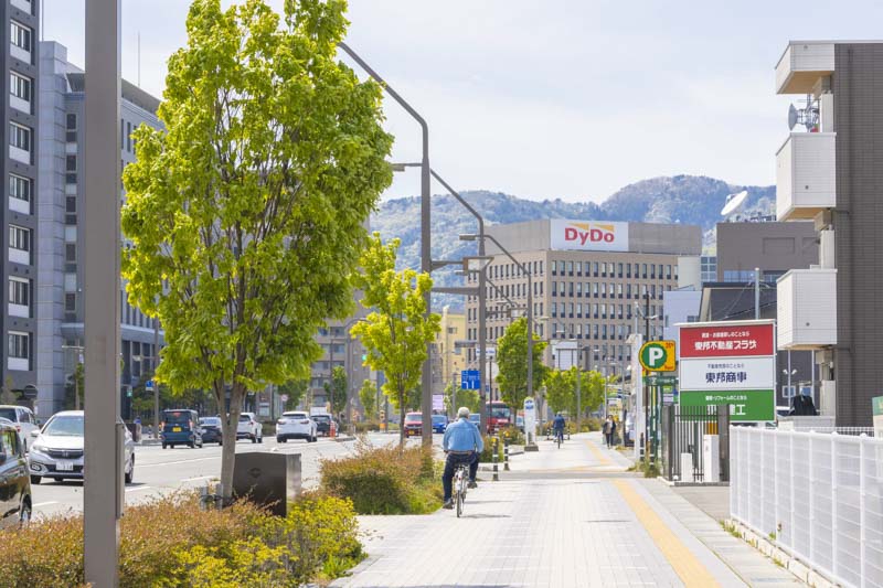 長野駅周辺第二土地区画整理事業によって自転車や歩行者も歩きやすい道へ